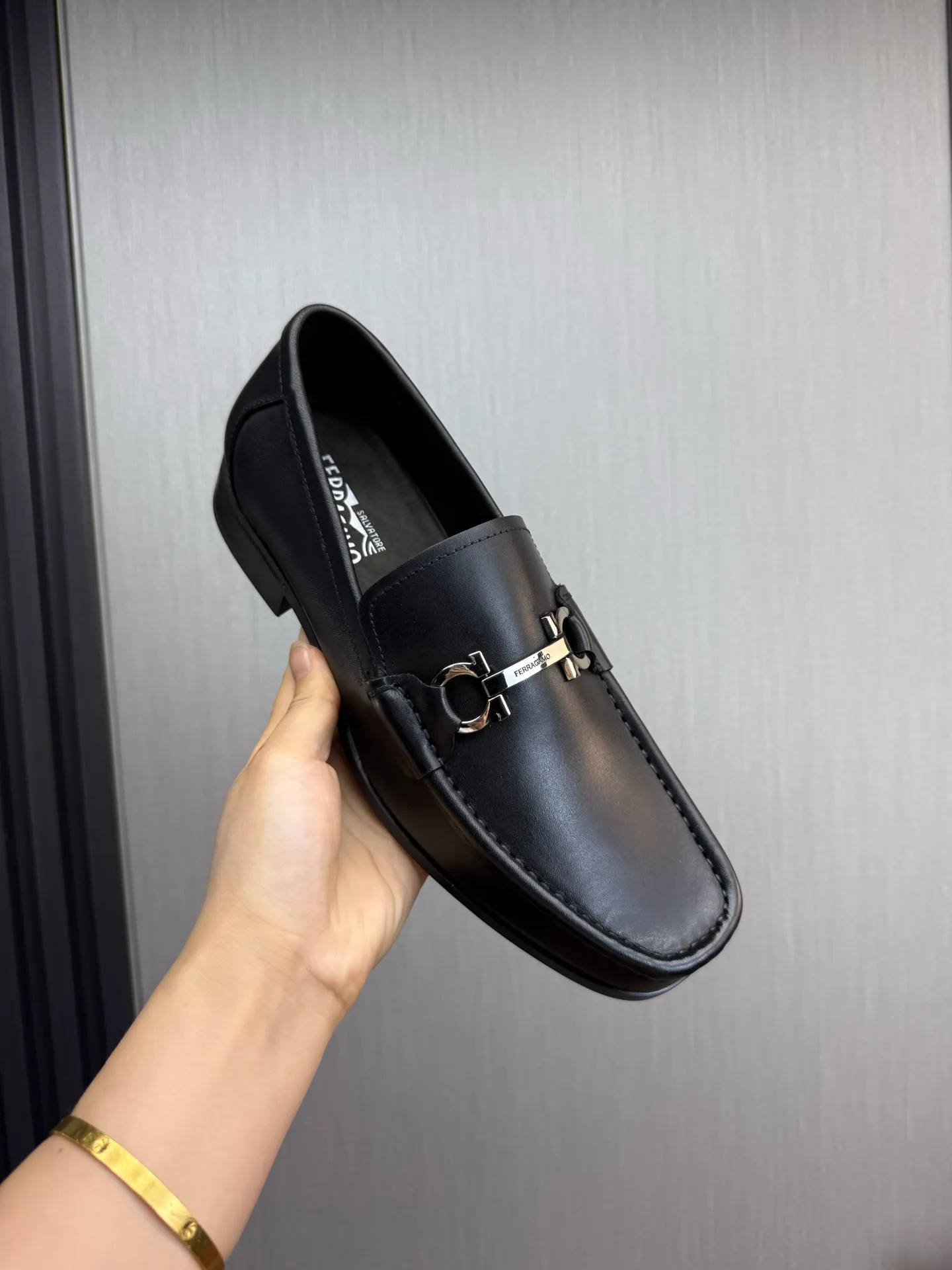 Men's shoes 💰760💰 Ferragamo. [Ferragamo] Men's Loaf leather shoes, the latest hot style, 1:1 original purchase quality, top quality, imported open-edge beaded cowhide leather on the upper, hand-made three-dimensional stitching highlights the round toe design, the inner feet are made of imported cowhide, with original wear-resistant rubber outsole, matching code 39-44, (38, 45 custom-made, non-refundable)